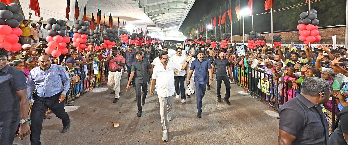 2 நாட்கள்.. வேலூர் முதல் திருப்பத்தூர் வரை... வழிநெடுகிலும் பொதுமக்கள் முதலமைச்சருக்கு உற்சாக வரவேற்பு!