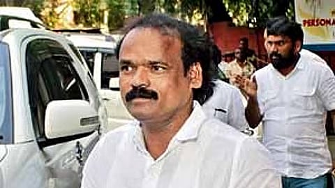 கடத்தல் விவகாரம் : அதிமுக MLA பூவை ஜெகன்மூர்த்தி தலைமறைவு... கைது செய்ய 4 தனிப்படைகள் அமைப்பு ! 