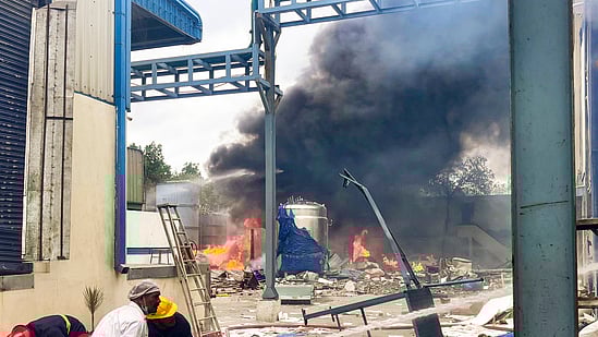 ரசாயன தொழிற்சாலையில் திடீர் வெடி விபத்து... 10 பேர் பரிதாப பலி... 14 பேர் மருத்துவமனையில் அனுமதி!