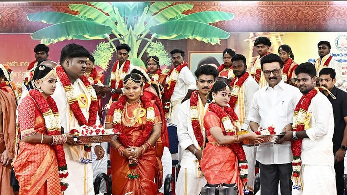 முதலமைச்சர் தலைமையில் 32 இணையர்களுக்கு திருமணம் :  இந்து சமய அறநிலையத்துறை  அசத்தல் !