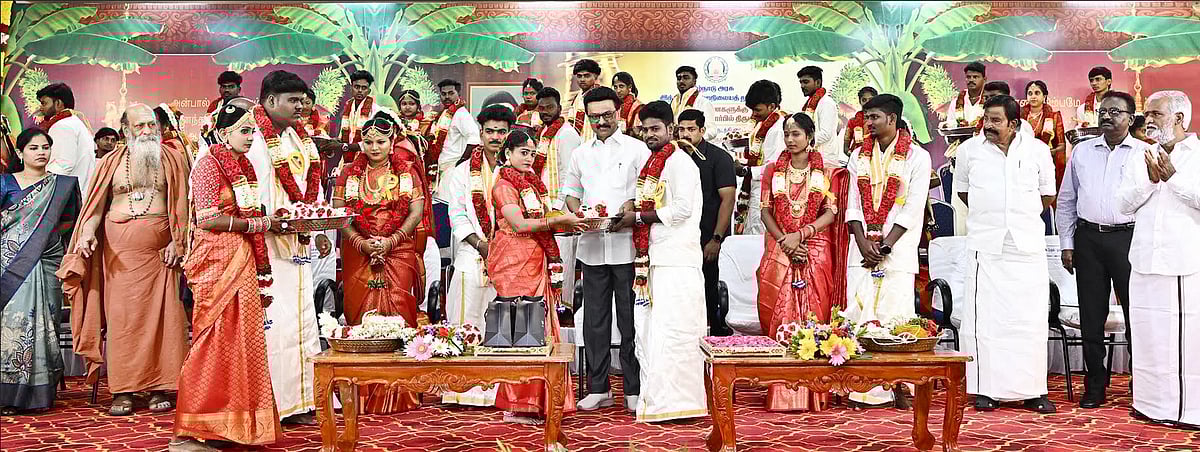 முதலமைச்சர் தலைமையில் 32 இணையர்களுக்கு திருமணம் : இந்து சமய அறநிலையத்துறை அசத்தல் !