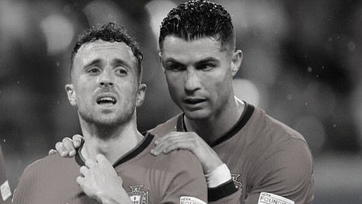 28 வயதில் உயிரிழந்த இளம் கால்பந்து வீரர் : கண்ணீர் மல்க அஞ்சலி செலுத்திய கிறிஸ்டியானோ ரொனால்டோ!