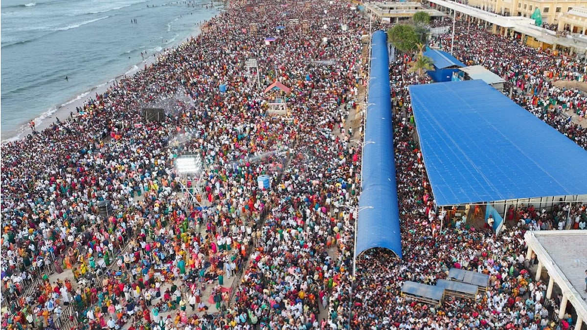 திரும்பிய இடமெல்லாம் அன்னதானங்கள்! - கோலாகலமாக நடைபெற்ற திருச்செந்தூர் திருக்கோயில் குடமுழுக்கு! 