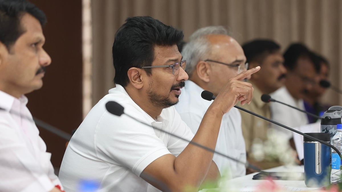 ”திட்டங்களை உரிய காலத்தில் நிறைவேற்ற வேண்டும்” : அதிகாரிகளுக்கு துணை முதலமைச்சர் உதயநிதி அறிவுறுத்தல்!