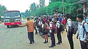 தமிழ்நாட்டை பின்பற்றும் கர்நாடகா... அரசு பேருந்தில் அரசு பள்ளி மாணவர்களுக்கு இலவச பயணம் !