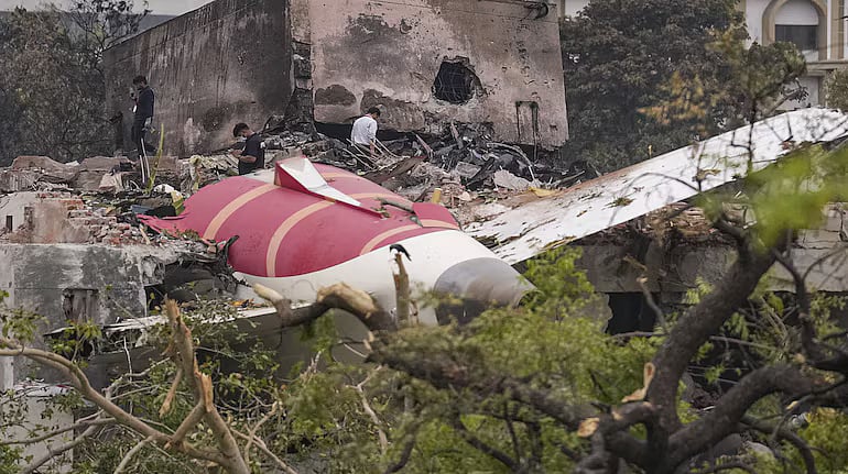 அகமதாபாத் விமான விபத்து : விபத்துக்கு விமானிகள் காரணம் என்பதை ஏற்கமுடியாது... விமானிகள் சங்கம் காட்டம் ! 