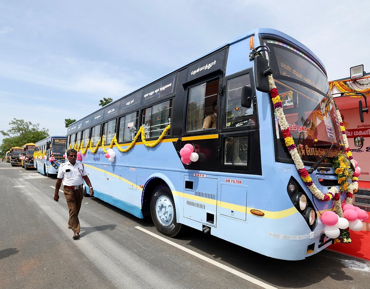 திருவண்ணாமலை மக்கள் வசதிக்காக.. விடியல் பேருந்து & AC பேருந்துகளை தொடங்கி வைத்தார் துணை முதலமைச்சர்!