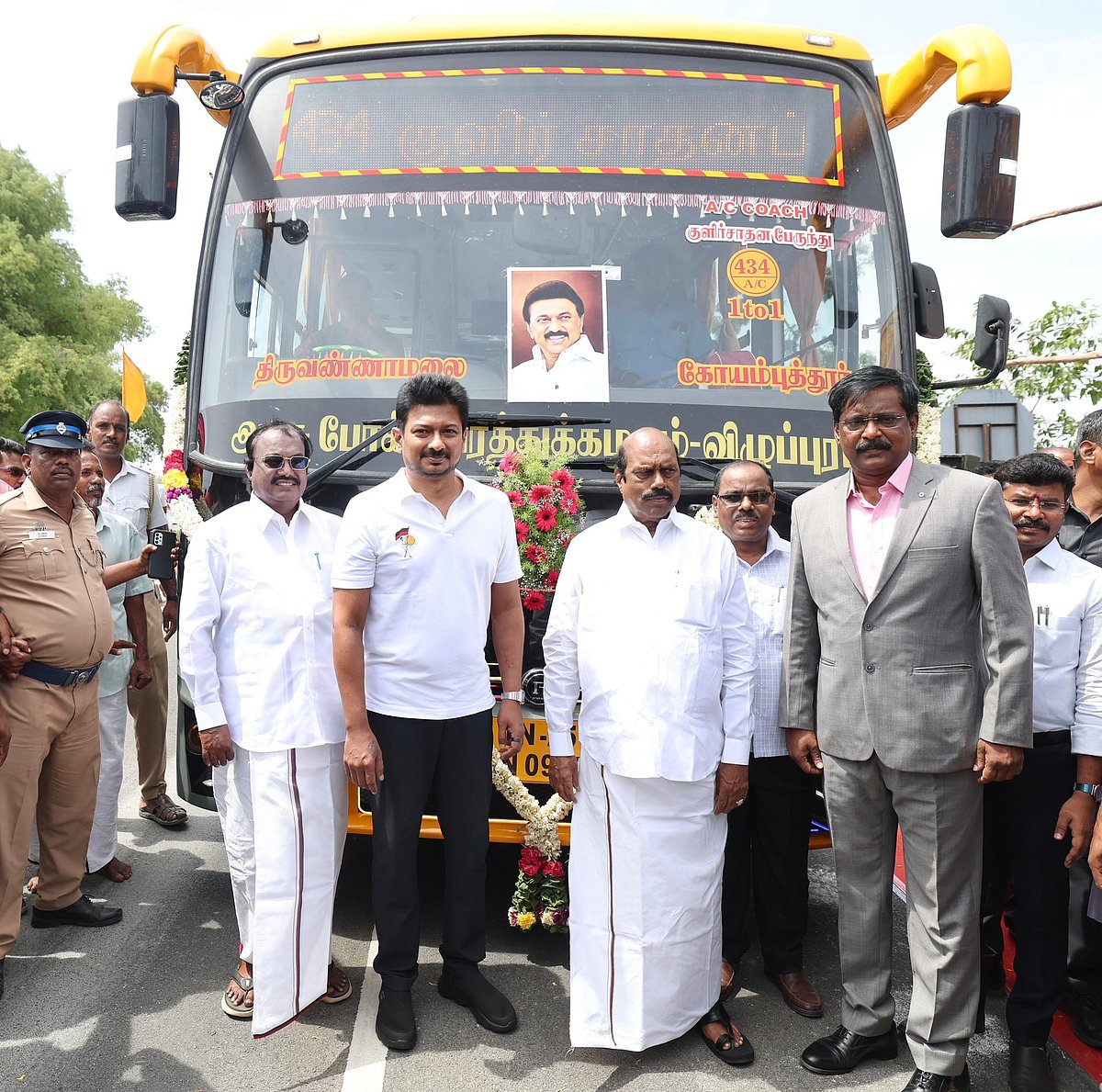 திருவண்ணாமலை மக்கள் வசதிக்காக.. விடியல் பேருந்து & AC பேருந்துகளை தொடங்கி வைத்தார் துணை முதலமைச்சர்!