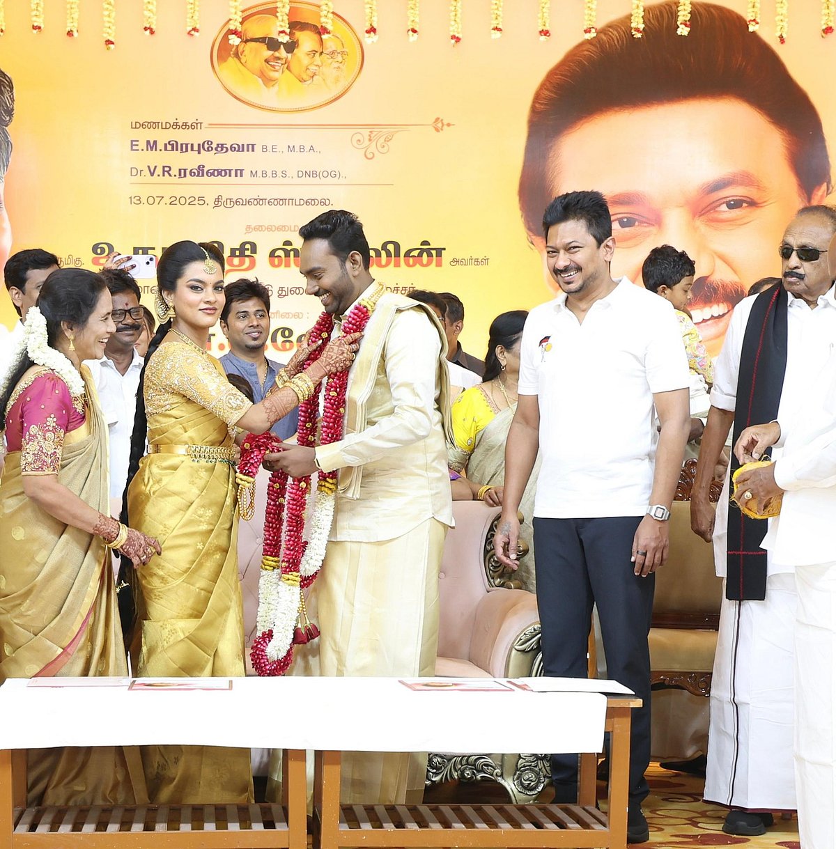 "கழக அரசின் சாதனைகளை, மக்களை ஞாபகப்படுத்திக் கொண்டே இருங்கள்"... துணை முதலமைச்சர் உதயநிதி வேண்டுகோள் !  