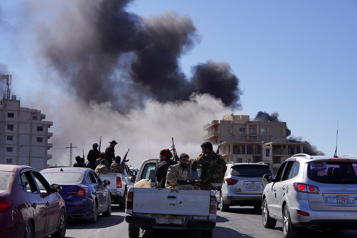 காசா, லெபனான், ஈரானைத் தொடர்ந்து சிரியா :  ராணுவ தலைமையகத்தை தாக்கிய இஸ்ரேல்... காரணம் என்ன ?