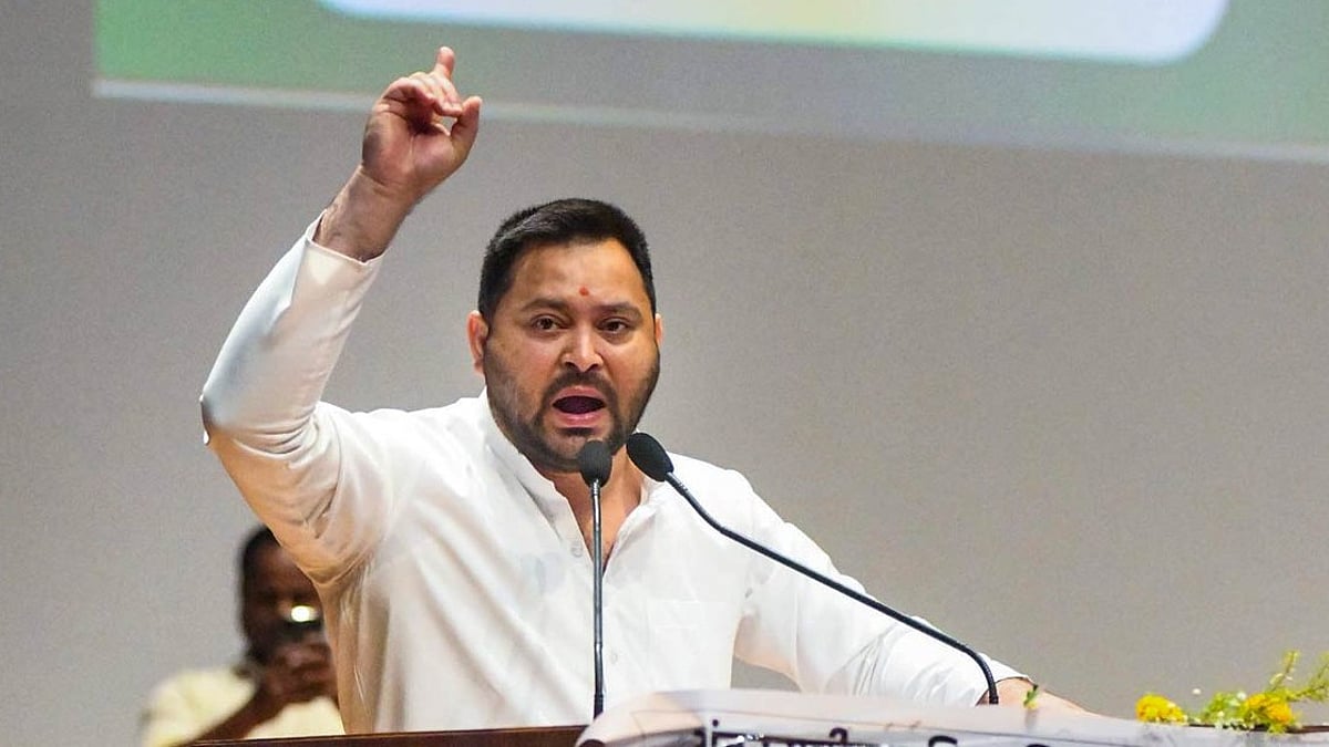 பீகார் - வாக்காளர் பட்டியல் சீரமைப்பு முறை ஆபத்தானது :  இந்திய தேர்தல் ஆணையம் மீது தேஜஸ்வி புகார்!