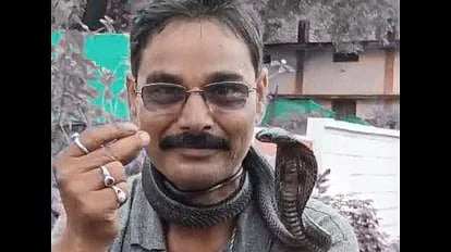 Reels மோகத்தால் வந்த வினை : பாம்பு பிடி வீரருக்கு நேர்ந்த சோகம்!
