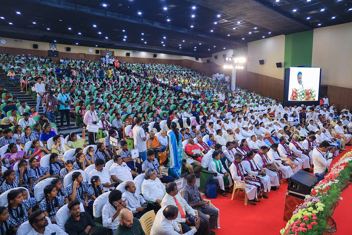 பேச்சுப் போட்டியில் முதல் பரிசு ரூ.1 லட்சம், 2ஆம் பரிசு ரூ.50 ஆயிரம் : அமைச்சர் சா.மு.நாசர் வழங்கினார்!