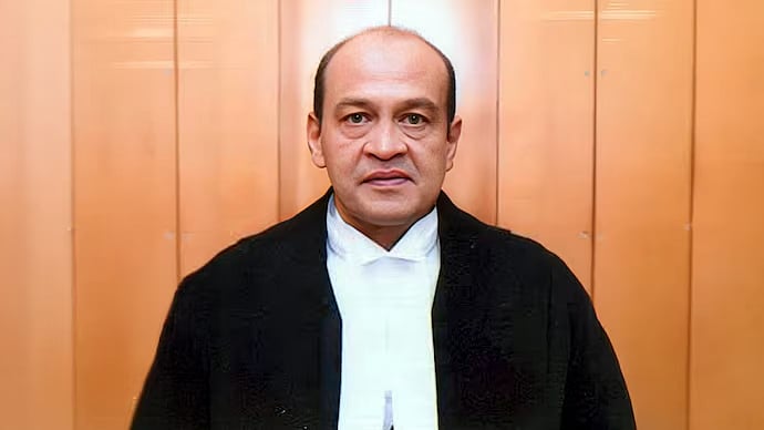 நீதிபதி யஷ்வந்த் வர்மா விவகாரம் : "நாடாளுமன்றம் முடிவு செய்யட்டும்" - உச்சநீதிமன்றம் கருத்து ! 