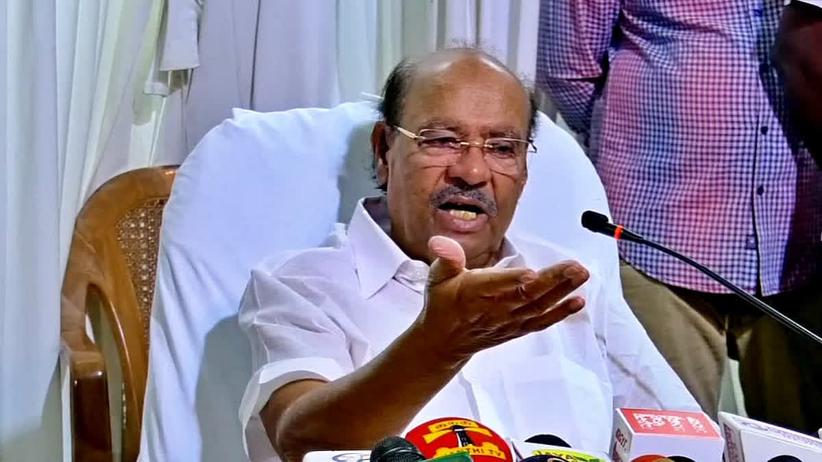 "உலகத்தில் தந்தையை உளவு பார்த்த பிள்ளை என்றால் அது அன்புமணிதான்" - மருத்துவர் ராமதாஸ் வருத்தம் ! 