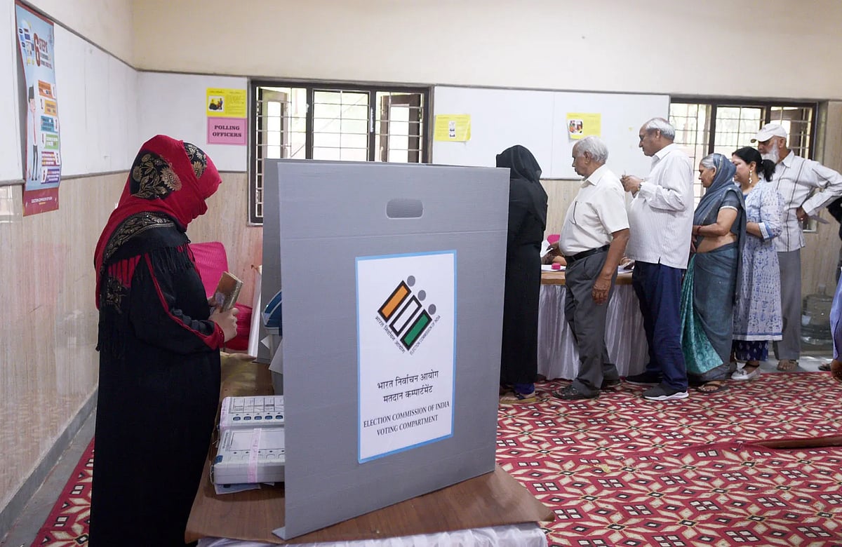 334 அரசியல் கட்சிகள் நீக்கம்...  தேர்தல் ஆணையம் அதிரடி : தமிழ்நாட்டில் எத்தனை கட்சிகள்? விவரம் உள்ளே ! 