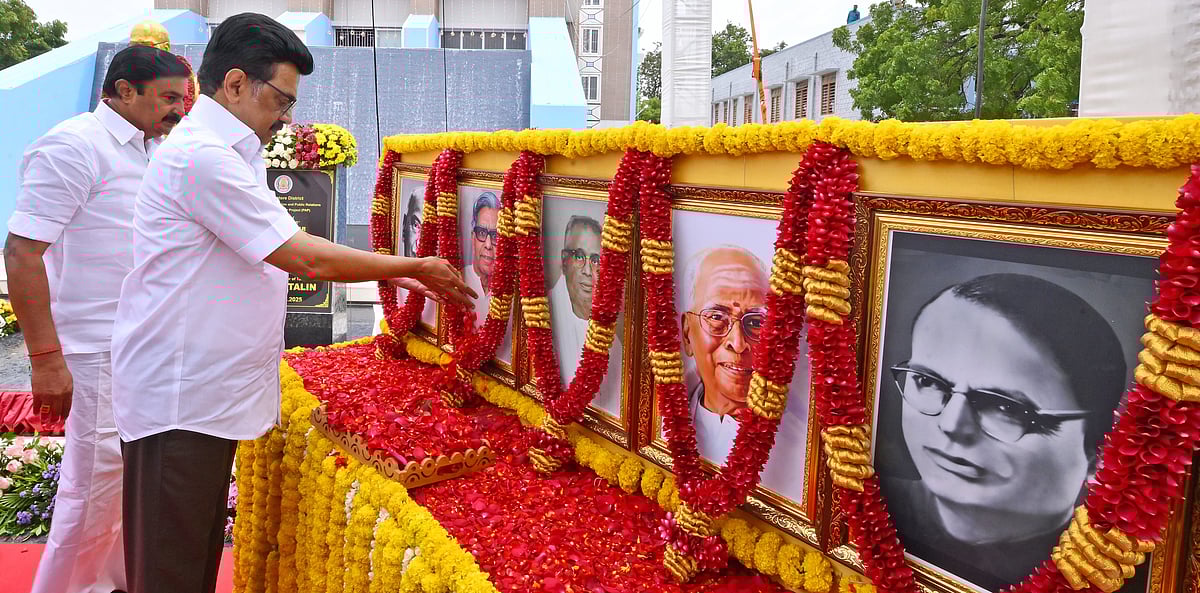 பொள்ளாச்சியில் பெருந்தலைவர் காமராசர் உள்ளிட்டோருக்கு திருவுருவச் சிலை! - நினைவு அரங்கம்! : முழு விவரம்!