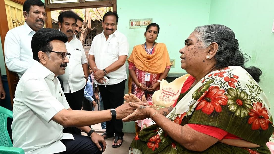 “முதலமைச்சரின் தாயுமானவர்” திட்டம் தொடக்கம்! : பயனாளிகளின் இல்லத்திற்கே சென்ற முதலமைச்சர் மு.க.ஸ்டாலின்!