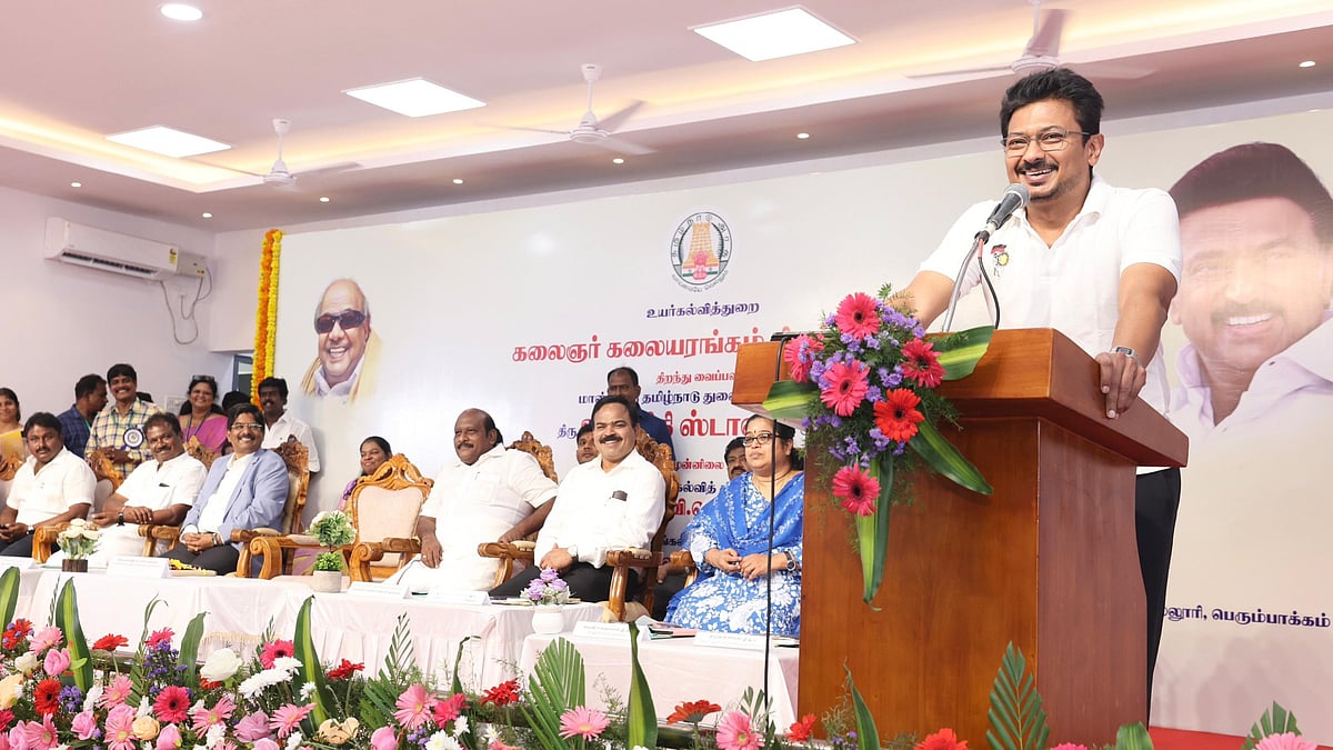 ”படிப்பு மிக மிக முக்கியம் அதை  விட்டு விடாதீர்கள்” : மாணவர்களுக்கு துணை முதலமைச்சர் உதயநிதி அறிவுரை!