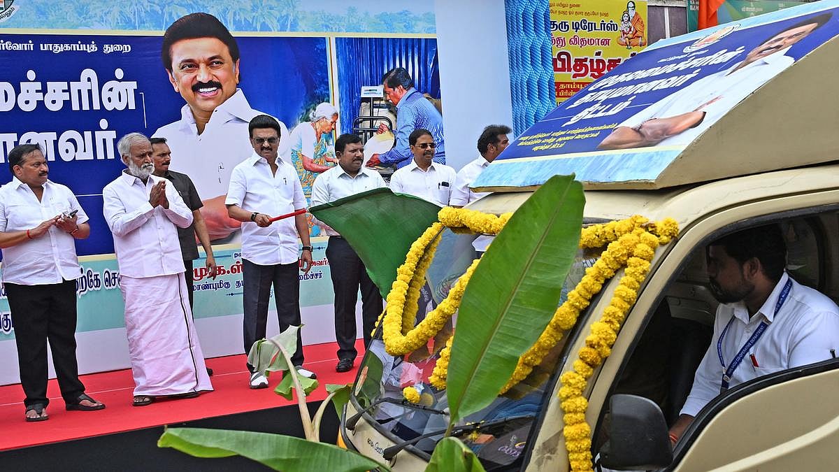 ”தாயுமானவராம் முதலமைச்சரின் கருணை உள்ளம்” :  மூத்த குடிமக்களின் வீடுகளுக்கே ரேஷன் பொருட்கள் - முரசொலி !
