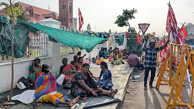 “போராட்டமும் சில குதர்க்கவாதிகளும் - திமுக அரசுக்கு யாரும் பாடம் எடுக்கத் தேவையில்லை” : முரசொலி பதிலடி!