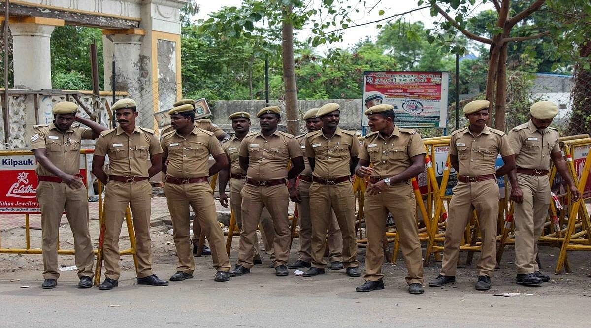 மருத்துவ படிப்பிற்கு இடம் பெற்று தருவதாக மோசடி: இடைத்தரகர்களை நம்பி ஏமாற வேண்டாம் - காவல்துறை எச்சரிக்கை!