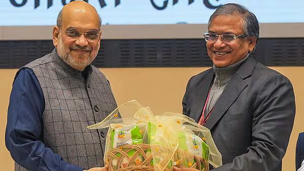 இந்திய வரலாற்றில் முதல்முறை... தலைமை தேர்தல் ஆணையர் மீது இம்பீச்மென்ட் தீர்மான நோட்டீஸ் ? 