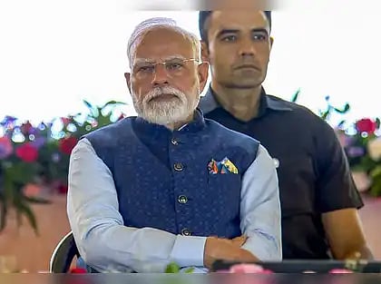 மூத்த பத்திரிக்கையாளர்களுக்கு சம்மன்... எதிர்ப்பாளர்களை மிரட்டும் பாஜக அரசு - நடந்தது என்ன ? 