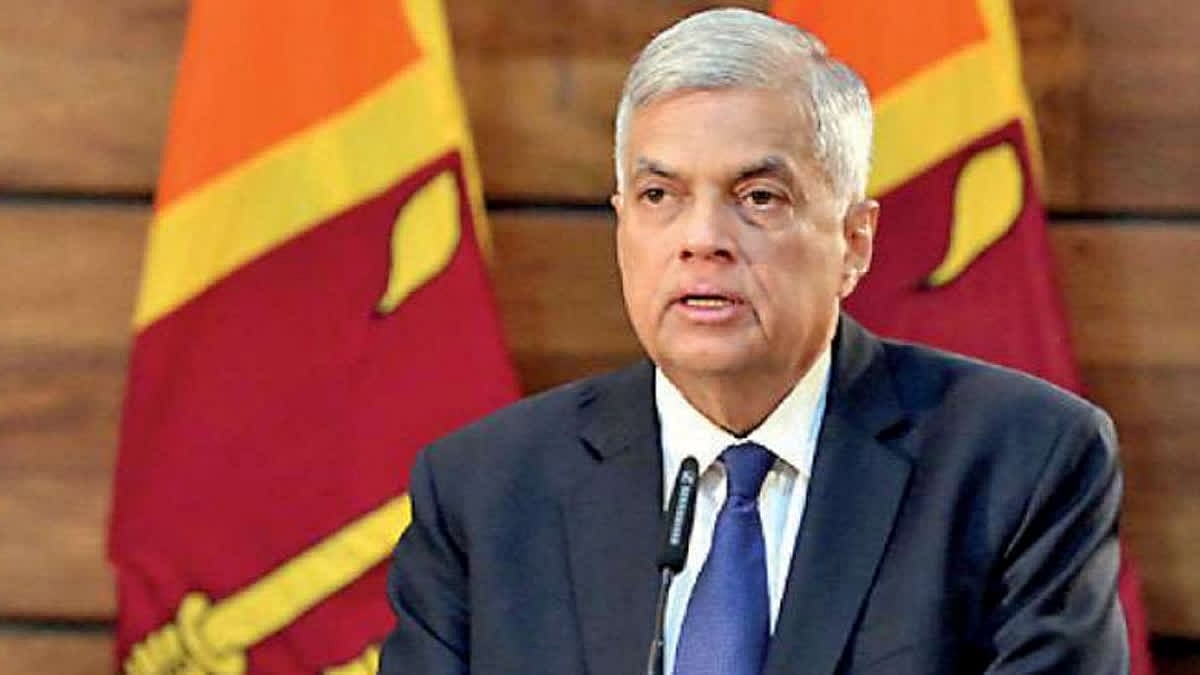 வெளிநாட்டுக்கு பயணம் செய்ததில் முறைகேடு : இலங்கை முன்னாள் அதிபர் கைது... விவரம் உள்ளே ! 