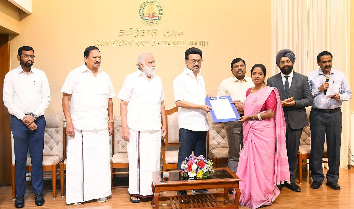 ஊரக வளர்ச்சித் துறை சார்பில் 66 புதிய பள்ளிக் கட்டடங்கள் - 818 பேருக்கு பணி நியமனம் : முழு விவரம் உள்ளே! 