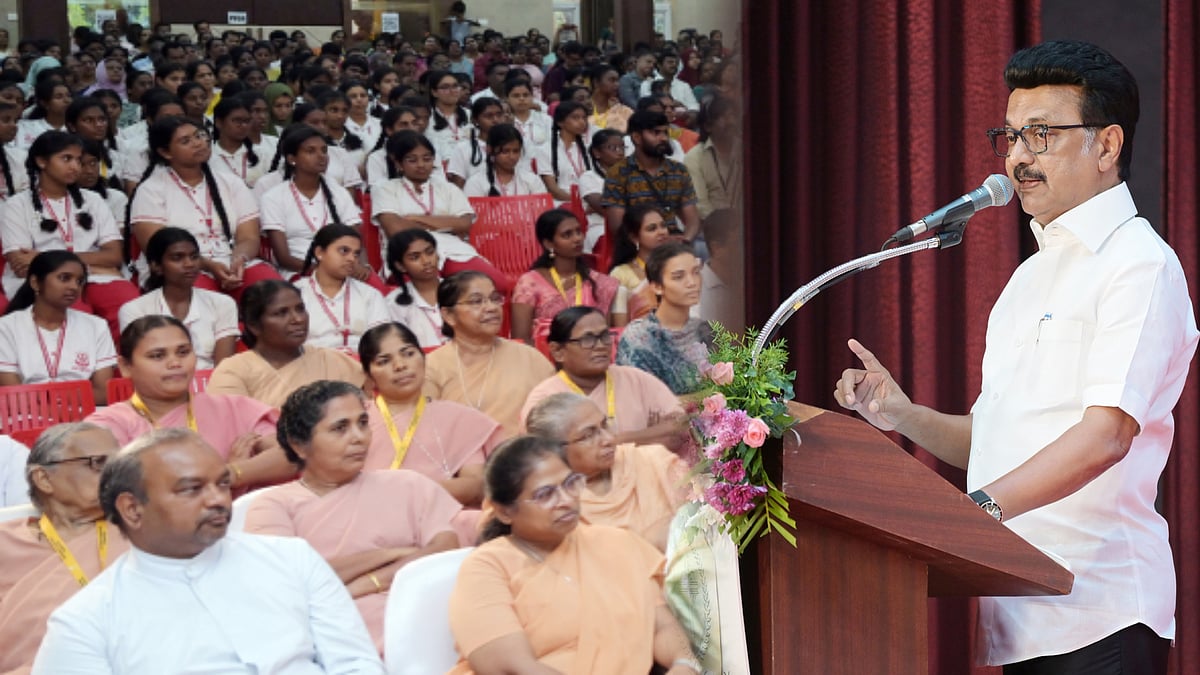 "Likes கெத்து இல்லை!  Marks, Degrees- தான் உண்மையான கெத்து" - மாணவர்களுக்கு முதலமைச்சர்  அறிவுரை !