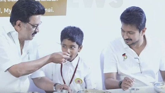 முதலமைச்சரின் காலை உணவு திட்டம் விரிவாக்கம் : மாணவர்களுடன் காலை உணவு சாப்பிட்ட முதலமைச்சர் மு.க.ஸ்டாலின்!