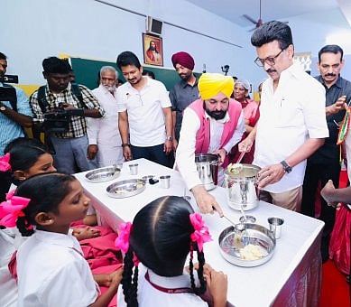 பசிப்பிணி மருத்துவராக காலை உணவின் கதிரவனாக உயர்ந்து நிற்கிறார் முதலமைச்சர் : முரசொலி!