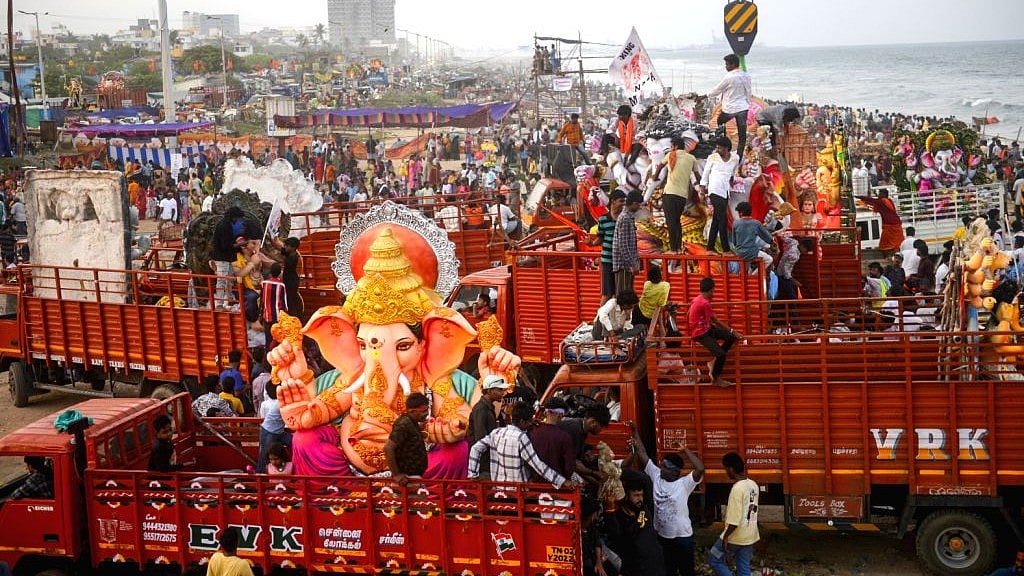 விநாயகர் சதுர்த்தி சிலை ஊர்வலம்... சென்னையில் எந்தெந்த இடங்கள் வழியாக கொண்டுசெல்லலாம்... விவரம் உள்ளே !  