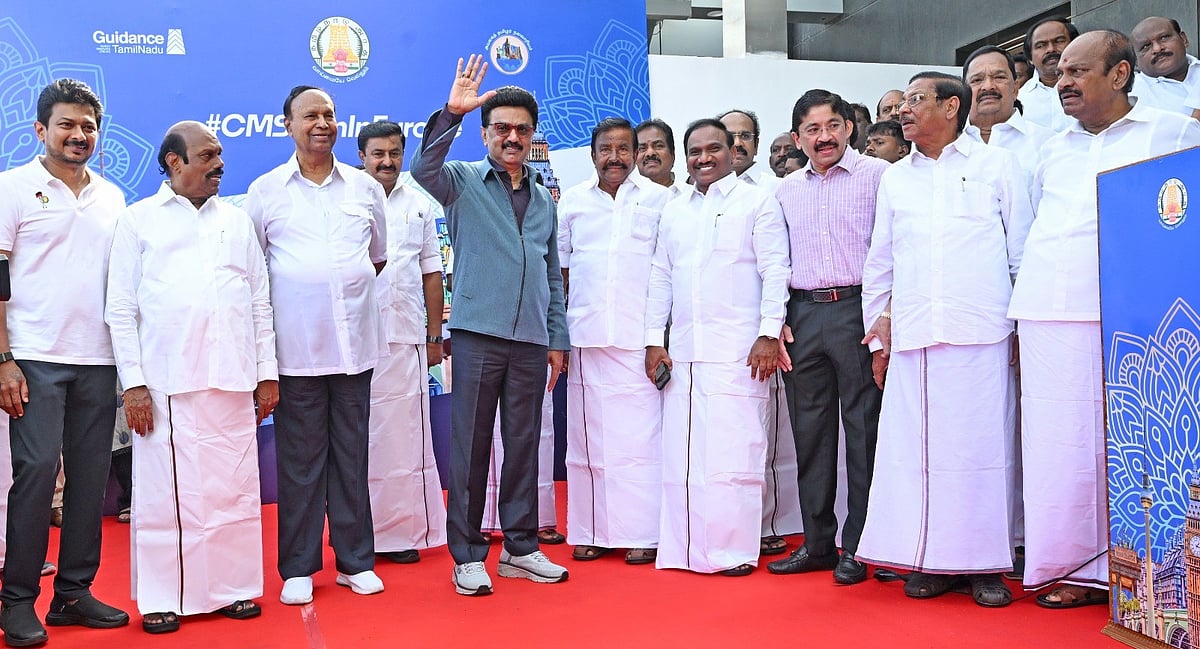 “தமிழ்நாடு மக்களின் அன்போடு புறப்பட்டுச் செல்கிறேன்!” : பயணத்தின் தொடக்கத்தில் முதலமைச்சர் மு.க.ஸ்டாலின்!