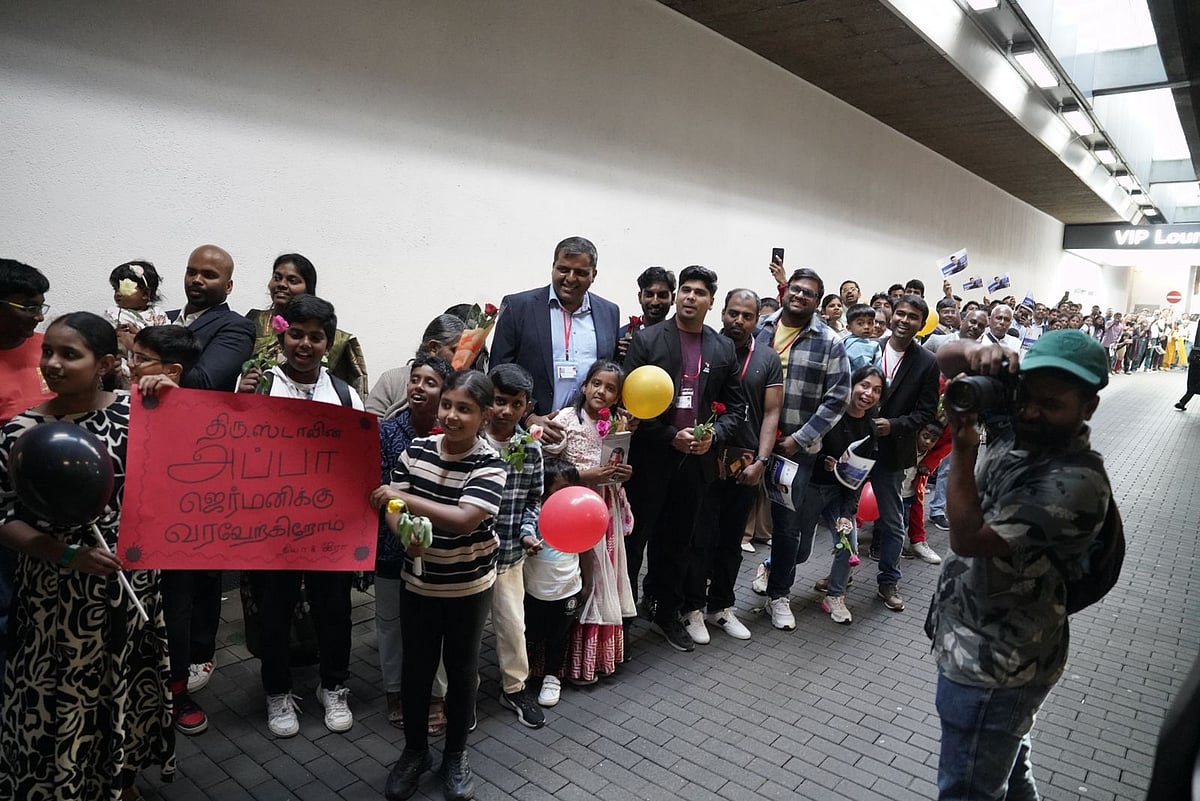 “அப்பாவை வரவேற்கிறோம்...” - ஜெர்மனியில் முதலமைச்சரை உற்சாகமாக வரவேற்ற தமிழர்கள்!