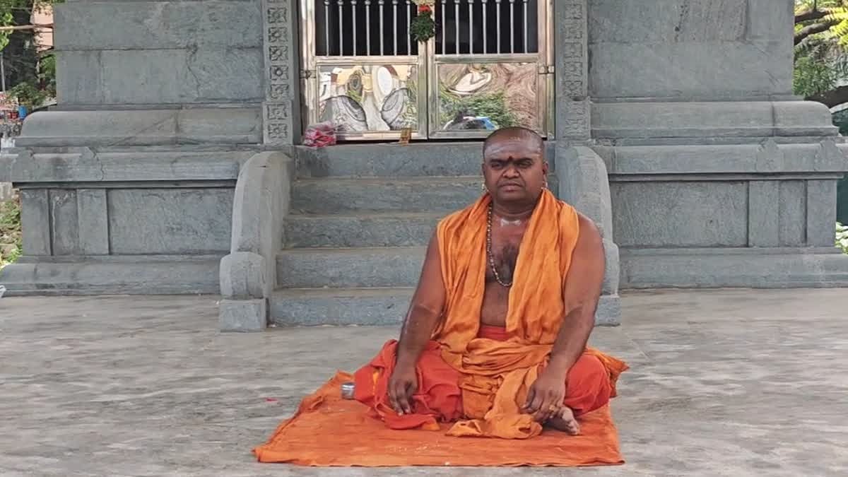 "அரசியல் செய்யும் மதுரை ஆதீனம், மட விவகாரங்களில் இருந்து விலக வேண்டும்" - இளைய ஆதினம் புகார் ! 