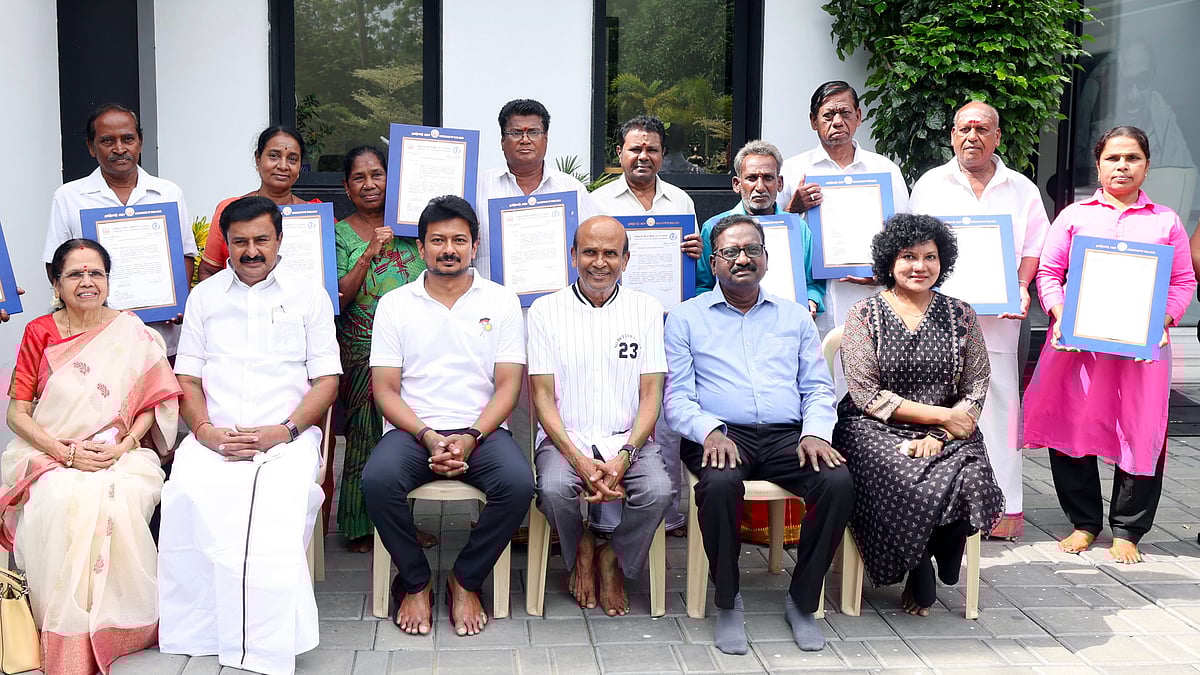 நலிந்த கலைஞர்களுக்கு மாதம் ரூ.3,000 நிதியுதவி.. வழங்கினார் துணை முதலமைச்சர் உதயநிதி ஸ்டாலின்!