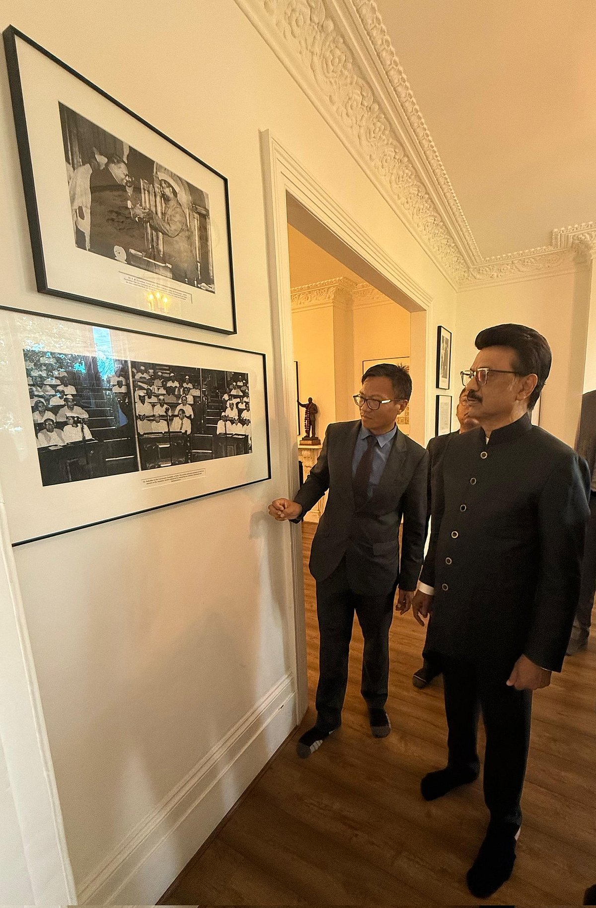 பெரியாரும், அம்பேத்கரும் உரையாடும் புகைப்படம்... அம்பேத்கர் இல்லத்தை பார்வையிட்ட முதலமைச்சர்!