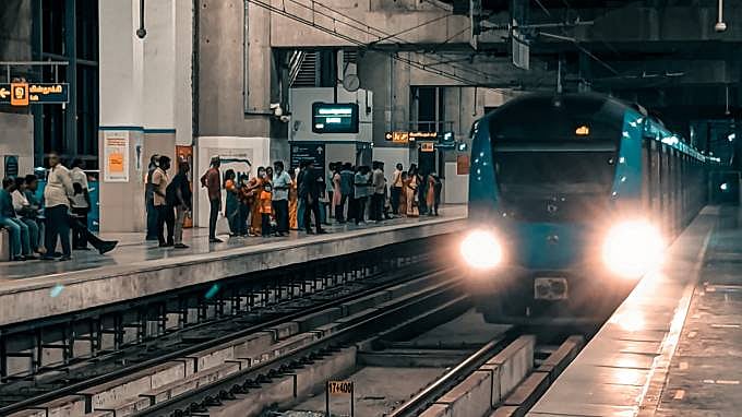 சென்னை மெட்ரோவில் பயணம் செய்பவரா ? - ரயில் சேவை நேரத்தில் மாற்றம் செய்து மெட்ரோ ரயில் நிர்வாகம் உத்தரவு !