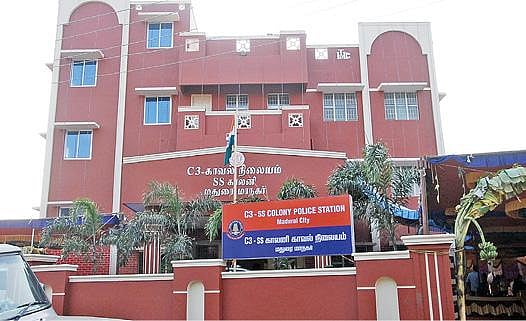 தமிழ்நாட்டின் சிறந்த காவல் நிலையங்களாக 48 காவல் நிலையங்கள் தேர்வு... முழு விவரம் உள்ளே ! 