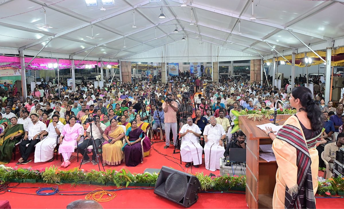 “நிலவில் முதலில் கால் வைத்தது பாட்டிதான் என்றுகூட சொல்வார்கள்!” : பாஜக-வினரை விமர்சித்த கனிமொழி எம்.பி!