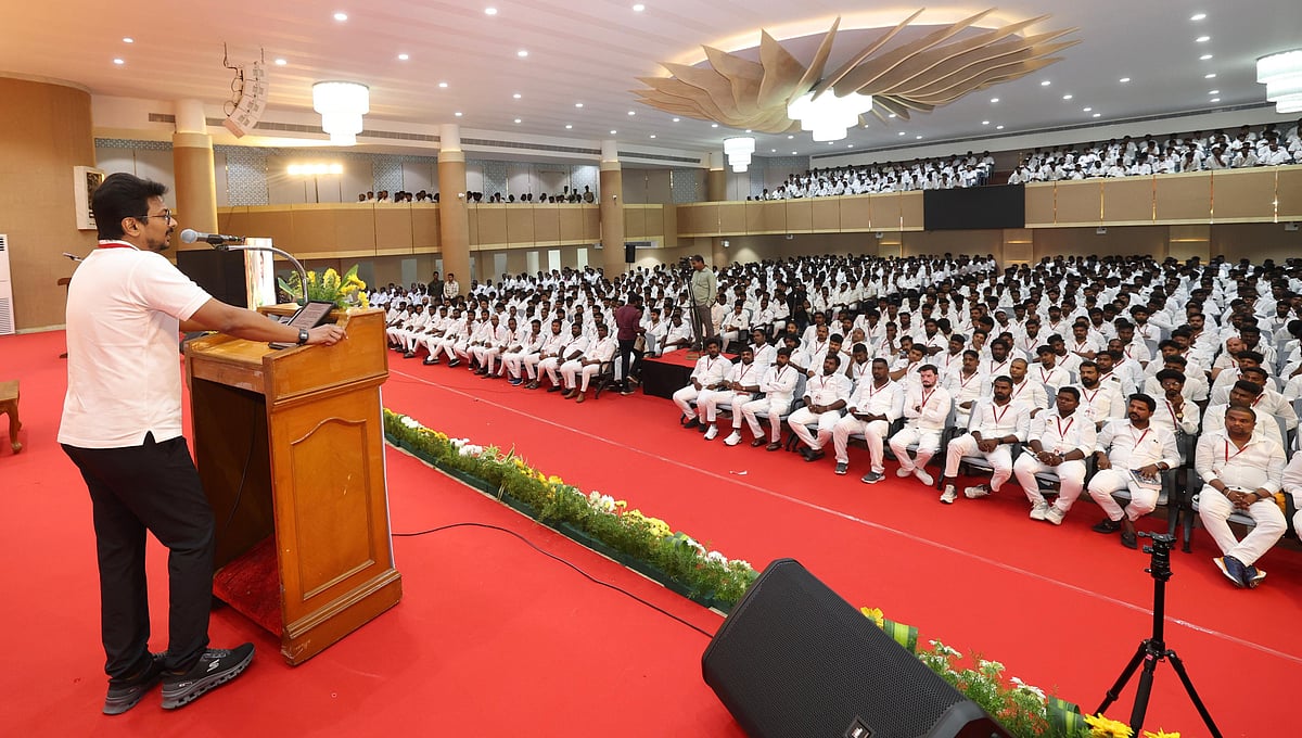 “IPL போல அதிமுகவில் APL போட்டி நடத்தலாம்” - அதிமுகவின் பல அணிகளை குறிப்பிட்டு துணை முதலமைச்சர் கிண்டல்!