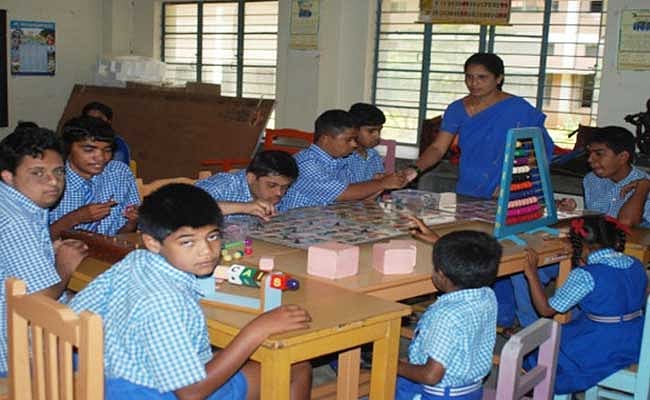 ஆசியாவிலேயே முதல்முறை... சென்னையில் மாற்றுத் திறனாளி மாணவர்களுக்கு AI கற்றுக்கொடுக்க சிறப்புத் திட்டம் ! 
