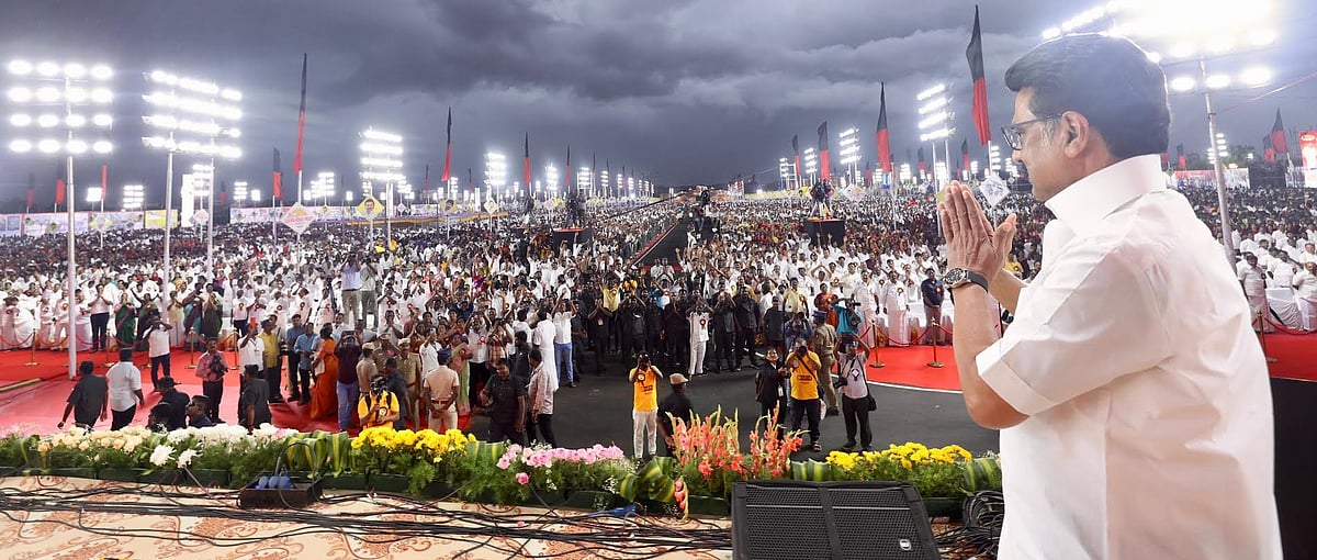 “தலைமுறை தலைமுறையாக போராடி பெற்ற உரிமைகளை, நாமே பறிபோக அனுமதிக்கலாமா?” : கரூரில் முதலமைச்சர் எழுச்சியுரை!