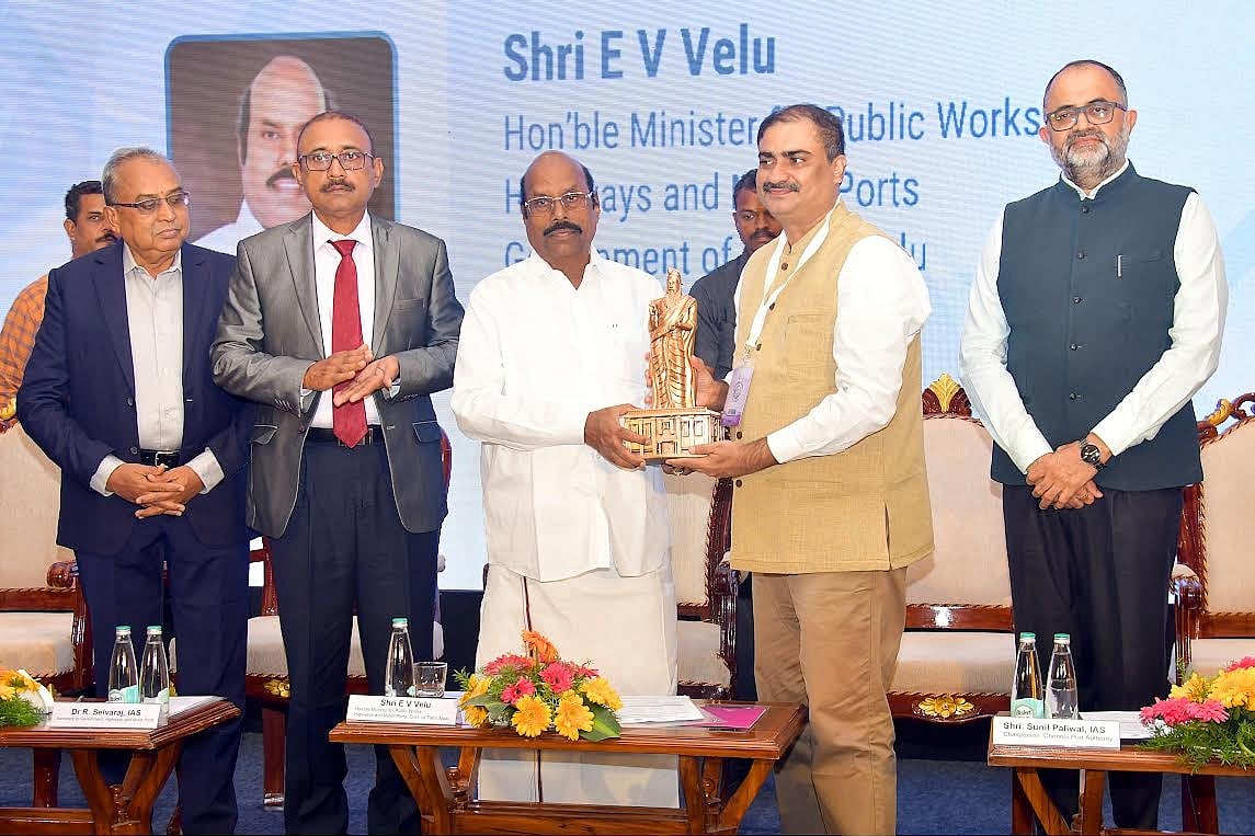 “தமிழ்நாட்டிற்கு மிகப்பழமையான கடல்சார் வரலாறுண்டு” : நீலப் பொருளாதார மாநாட்டில் அமைச்சர் எ.வ.வேலு பேச்சு!