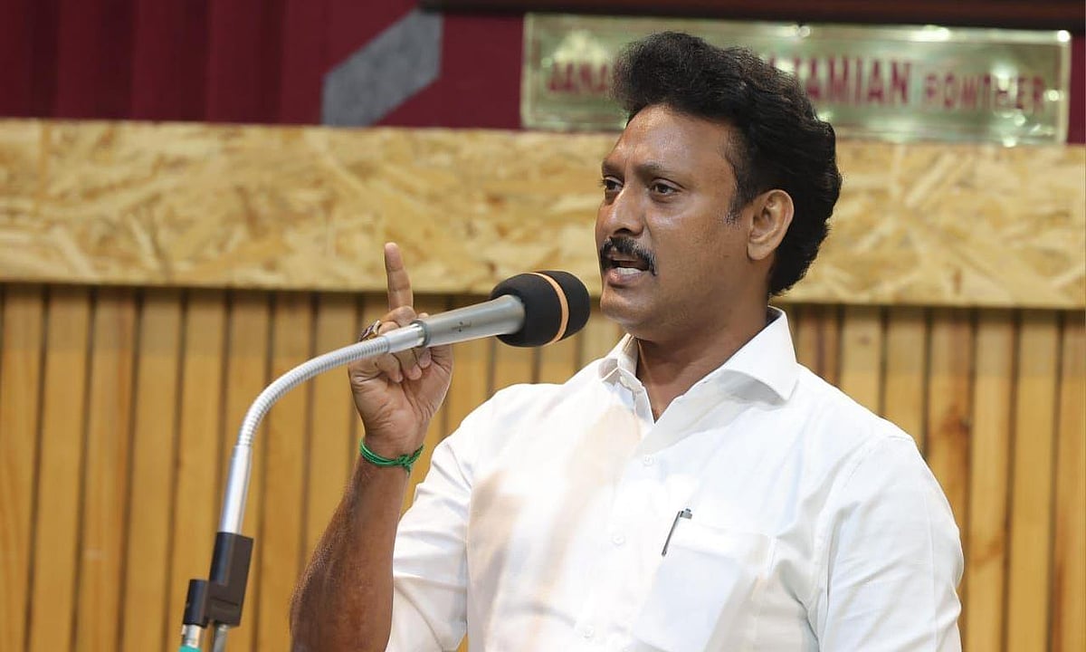 "தமிழ்நாடு திறன்வாய்ந்த மாநிலமாக இருக்க இரு மொழி கொள்கைதான் காரணம்" - அமைச்சர் அன்பில் மகேஸ் !