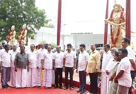 ”கழக அரசால் போற்றப்படும் வேலுநாச்சியார்” : முரசொலி புகழாரம்!