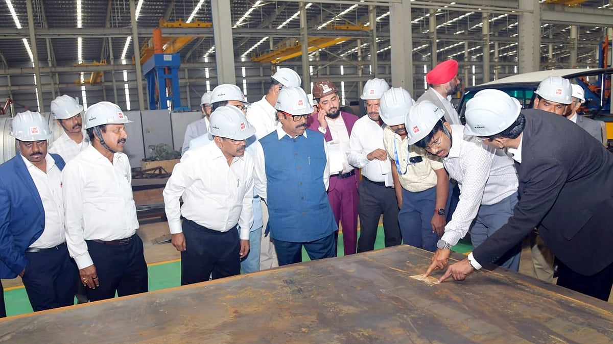 தேனாம்பேட்டை – சைதாப்பேட்டை 3.20 கி.மீ. மேம்பாலம்.. எஃகு உற்பத்தி கட்டமைப்பு பணிகளை ஆய்வு செய்த அமைச்சர்!