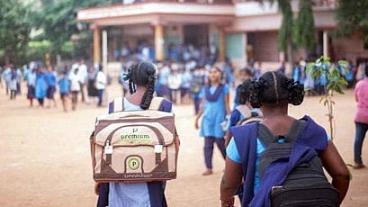 காலாண்டு விடுமுறை முடிந்து பள்ளிகள் திறப்பது எப்போது ? - தமிழ்நாடு அரசு அறிவிப்பு... விவரம் உள்ளே ! 